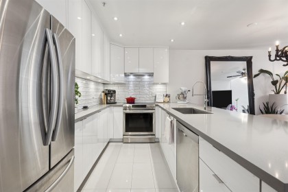 Photo 11 at 300 - 1966 Coquitlam Avenue, Glenwood PQ, Port Coquitlam