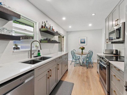 Photo 3 at 11584 212 Street, Southwest Maple Ridge, Maple Ridge