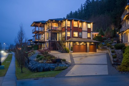 Photo 7 at 11000 Carmichael Street, Thornhill MR, Maple Ridge