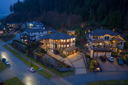 Photo 8 at 11000 Carmichael Street, Thornhill MR, Maple Ridge