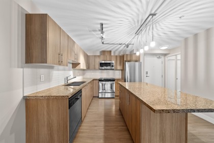 Photo 8 at 313 - 12075 Edge Street, East Central, Maple Ridge