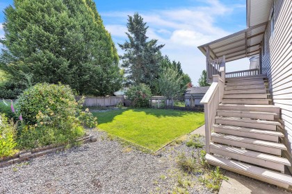 Photo 4 at 12326 Aurora Street, East Central, Maple Ridge