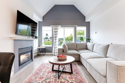 Photo 1 at 402 - 1558 Grant Avenue, Glenwood PQ, Port Coquitlam