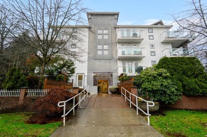 Photo 3 at 203 - 2983 Cambridge Street, Glenwood PQ, Port Coquitlam