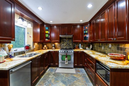 Photo 8 at 12193 Lindsay Place, Northwest Maple Ridge, Maple Ridge