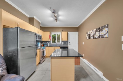 Photo 10 at 310 - 1661 Fraser Avenue, Glenwood PQ, Port Coquitlam