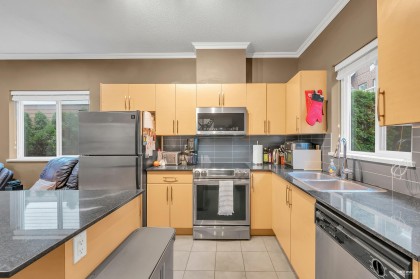 Photo 14 at 310 - 1661 Fraser Avenue, Glenwood PQ, Port Coquitlam