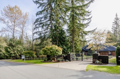 Photo 3 at 27552 128 Avenue, Northeast, Maple Ridge