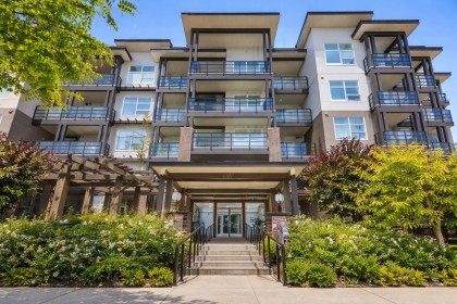 Photo 2 at 306 - 22577 Royal Crescent, East Central, Maple Ridge