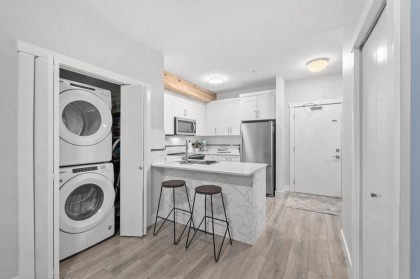 Photo 9 at 306 - 22577 Royal Crescent, East Central, Maple Ridge