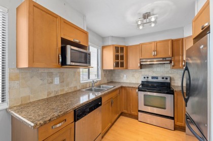 Photo 12 at 110 - 1948 Coquitlam Avenue, Glenwood PQ, Port Coquitlam