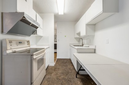 Photo 10 at 203 - 2425 Shaughnessy Street, Central Pt Coquitlam, Port Coquitlam