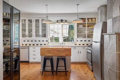 Photo 11 at 34520 Timbercove Road, Durieu, Mission