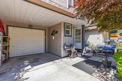 Photo 4 at 5 - 22980 Abernethy Lane, East Central, Maple Ridge