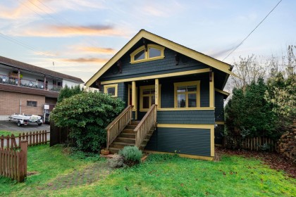 Photo 1 at 2336 Rindall Avenue, Central Pt Coquitlam, Port Coquitlam