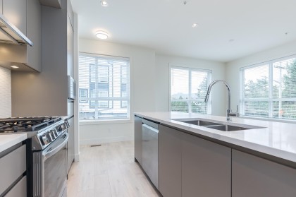 Photo 10 at 20 - 23785 Dewdney Trunk Road, East Central, Maple Ridge