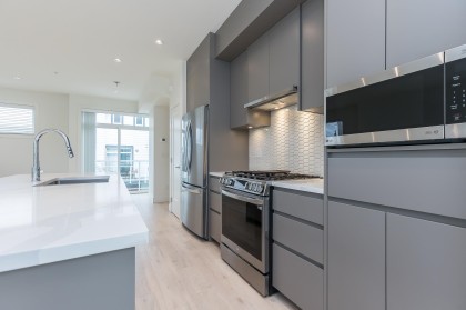 Photo 11 at 20 - 23785 Dewdney Trunk Road, East Central, Maple Ridge