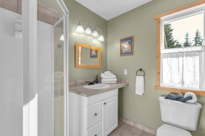 Photo 10 at 47075 Snowmist Drive, Hemlock, Mission