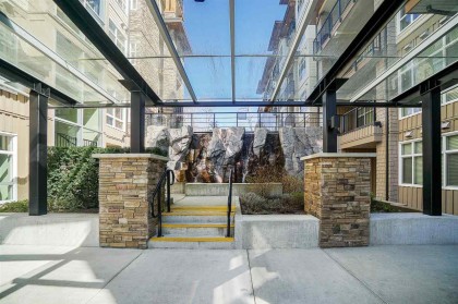 Photo 3 at 611 - 2465 Wilson Avenue, Central Pt Coquitlam, Port Coquitlam