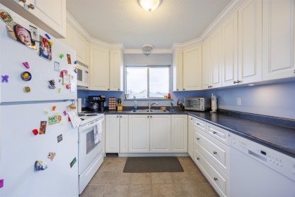 Photo 15 at 11398 Harrison Street, East Central, Maple Ridge