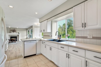 Photo 9 at 2161 Drawbridge Close, Citadel PQ, Port Coquitlam