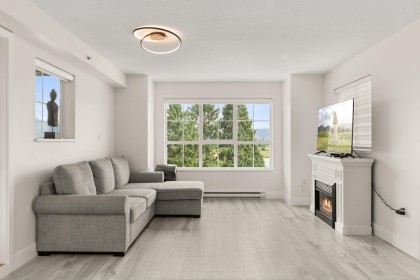 Photo 6 at 429 - 19673 Meadow Gardens Way, North Meadows PI, Pitt Meadows