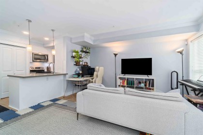 Photo 3 at 104 - 2229 Atkins Avenue, Central Pt Coquitlam, Port Coquitlam