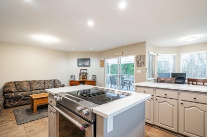 Photo 12 at 23368 124 Avenue, East Central, Maple Ridge