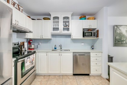 Photo 10 at 423 - 2551 Parkview Lane, Central Pt Coquitlam, Port Coquitlam