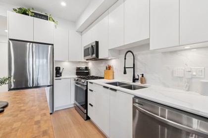 Photo 3 at 204 - 2331 Kelly Avenue, Central Pt Coquitlam, Port Coquitlam