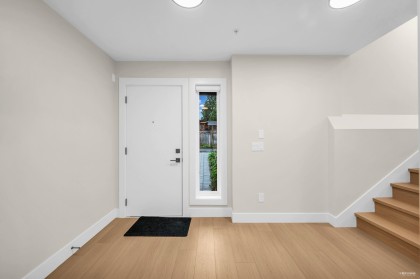 Photo 6 at 4 - 11384 207 Street, Southwest Maple Ridge, Maple Ridge