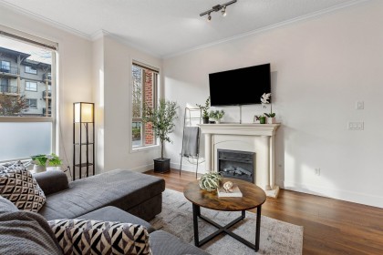 Photo 2 at 104 - 2628 Maple Street, Central Pt Coquitlam, Port Coquitlam