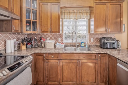 Photo 12 at 34740 Fenmo Place, Hatzic, Mission