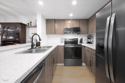 Photo 6 at 16 - 21550 Cherrington Avenue, West Central, Maple Ridge