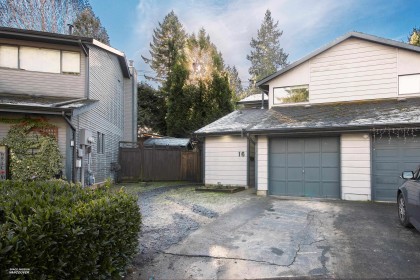 Photo 3 at 16 - 21550 Cherrington Avenue, West Central, Maple Ridge