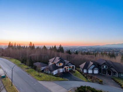 Photo 9 at 10875 Carmichael Street, Thornhill MR, Maple Ridge