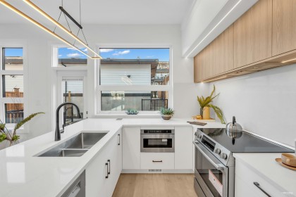 Photo 5 at 13626 232st Street, Silver Valley, Maple Ridge