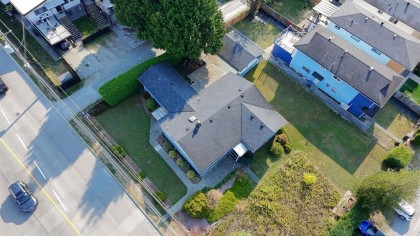 Photo 2 at 3047 Oxford Street, Glenwood PQ, Port Coquitlam