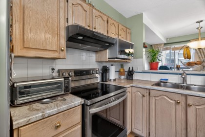 Photo 11 at 35 - 2450 Hawthorne Avenue, Central Pt Coquitlam, Port Coquitlam