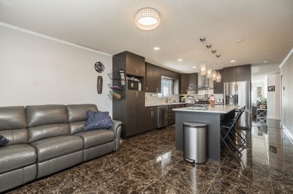 Photo 13 at 619 Swanson Place, Riverwood, Port Coquitlam