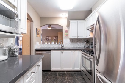 Photo 7 at 301 - 3128 Flint Street, Glenwood PQ, Port Coquitlam