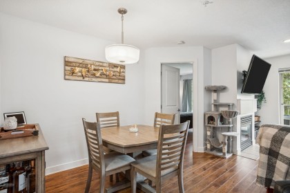 Photo 11 at 305 - 12020 207a Street, Northwest Maple Ridge, Maple Ridge