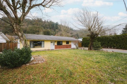 Photo 3 at 34327 Catchpole Avenue, Hatzic, Mission