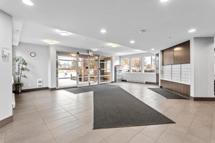 Photo 3 at 315 - 12075 Edge Street, East Central, Maple Ridge