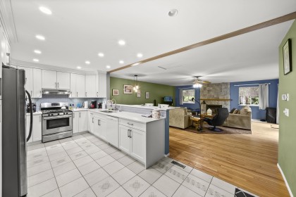 Photo 2 at 19607 Somerset Drive, Mid Meadows, Pitt Meadows