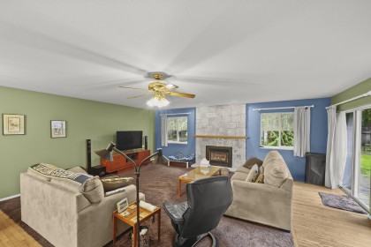 Photo 5 at 19607 Somerset Drive, Mid Meadows, Pitt Meadows