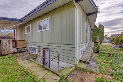 Photo 3 at 11939 Dover Street, West Central, Maple Ridge