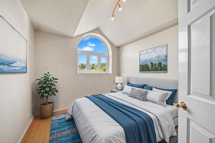 Photo 2 at 3731 Bracewell Court, Oxford Heights, Port Coquitlam