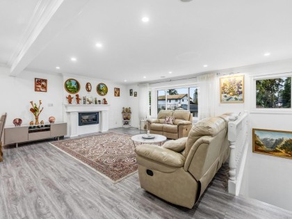 Photo 3 at 2515 Battistoni Place, Woodland Acres PQ, Port Coquitlam