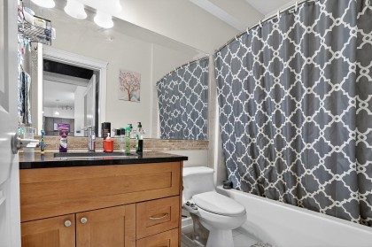 Photo 16 at 404 - 22858 Lougheed Highway, East Central, Maple Ridge